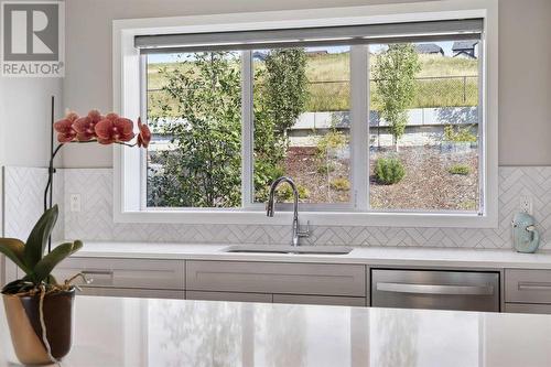 246 Sage Meadows Green Nw, Calgary, AB - Indoor Photo Showing Kitchen