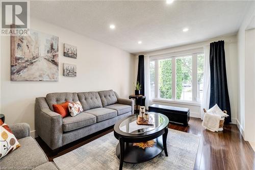 3448 Caplan Crescent, Burlington, ON - Indoor Photo Showing Living Room