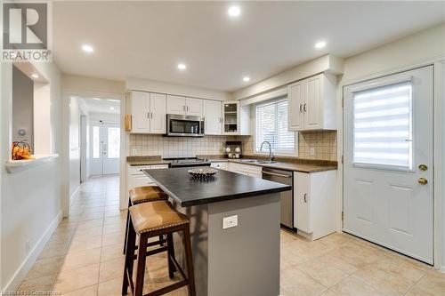 3448 Caplan Crescent, Burlington, ON - Indoor Photo Showing Kitchen