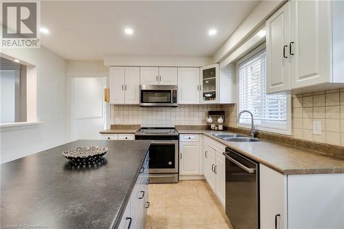 3448 Caplan Crescent, Burlington, ON - Indoor Photo Showing Kitchen With Double Sink