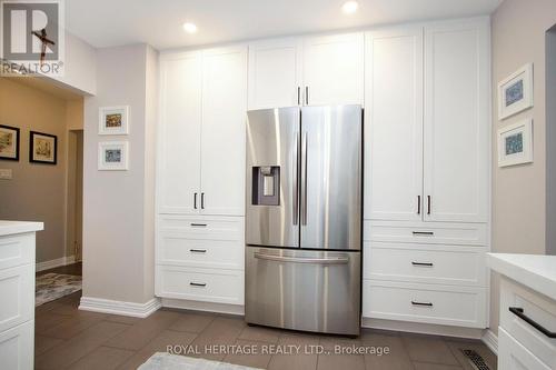 820 Hanworth Court, Pickering (West Shore), ON - Indoor Photo Showing Kitchen