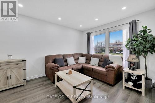 2 - 596 Grey Street, Brantford, ON - Indoor Photo Showing Living Room