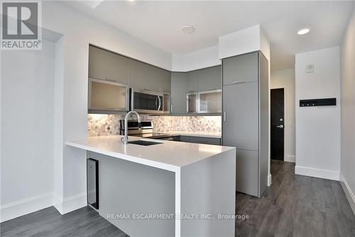 1105 - 112 King Street E, Hamilton (Beasley), ON - Indoor Photo Showing Kitchen With Upgraded Kitchen