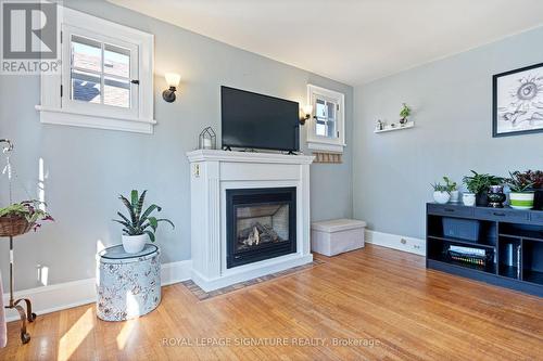 125 North Main Street, Norfolk (Simcoe), ON - Indoor Photo Showing Living Room With Fireplace