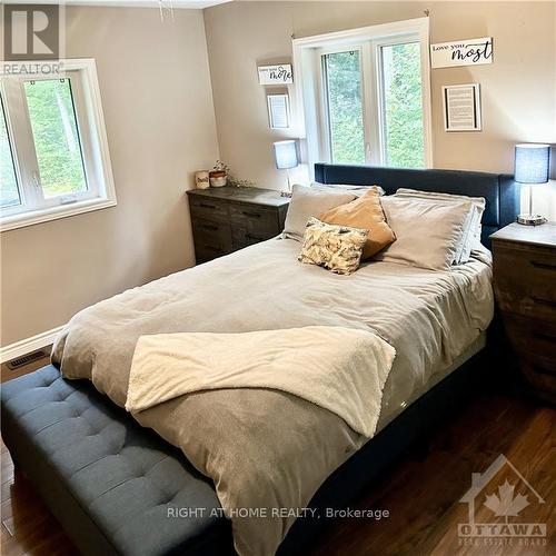 513 Stewartville Road, Mcnab/Braeside, ON - Indoor Photo Showing Bedroom