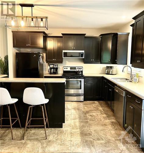 513 Stewartville Road, Arnprior, ON - Indoor Photo Showing Kitchen With Double Sink