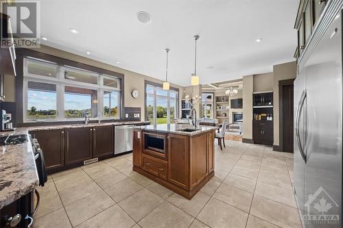 245 West Lake Circle, Ottawa, ON - Indoor Photo Showing Kitchen With Upgraded Kitchen