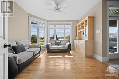 245 West Lake Circle, Ottawa, ON - Indoor Photo Showing Living Room