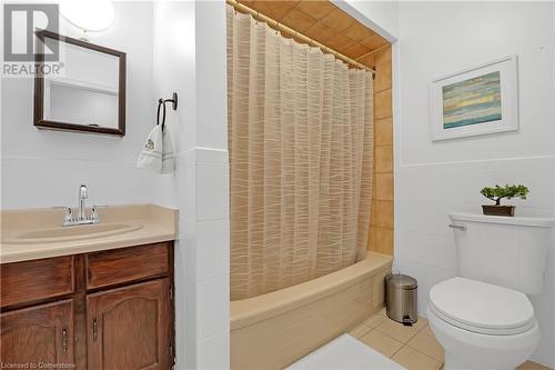 1205 Lamb'S Court Unit# 13, Burlington, ON - Indoor Photo Showing Bathroom