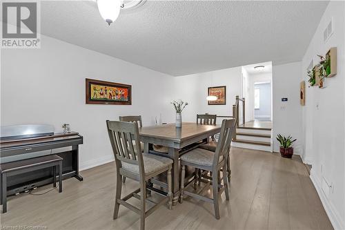 1205 Lamb'S Court Unit# 13, Burlington, ON - Indoor Photo Showing Dining Room