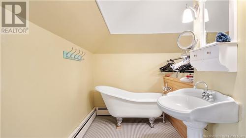 232 Highfield Street, Moncton, NB - Indoor Photo Showing Bathroom