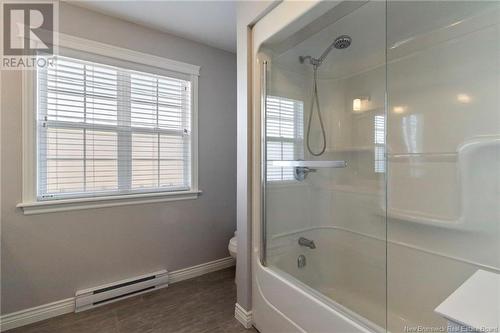 354 Dolbeau Street, Dieppe, NB - Indoor Photo Showing Bathroom