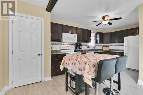 637 Bedford Street, Cornwall, ON - Indoor Photo Showing Kitchen