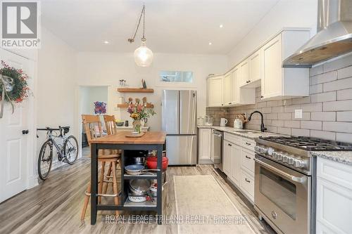 846 Lorne Avenue, London, ON - Indoor Photo Showing Kitchen With Stainless Steel Kitchen With Upgraded Kitchen