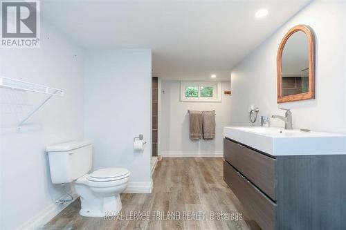 846 Lorne Avenue, London, ON - Indoor Photo Showing Bathroom