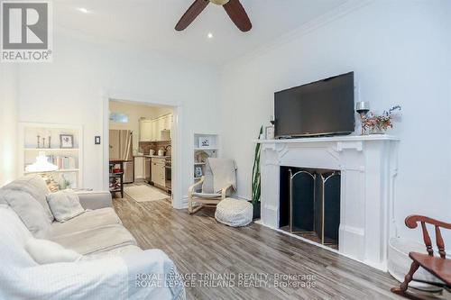 846 Lorne Avenue, London, ON - Indoor Photo Showing Living Room With Fireplace