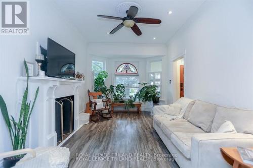 846 Lorne Avenue, London, ON - Indoor Photo Showing Living Room With Fireplace