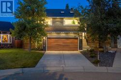 432 Strathcona Mews SW  Calgary, AB T3H 1W4