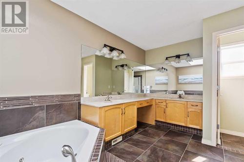 69 Evansbrooke Park Nw, Calgary, AB - Indoor Photo Showing Bathroom