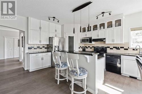 69 Evansbrooke Park Nw, Calgary, AB - Indoor Photo Showing Kitchen With Upgraded Kitchen