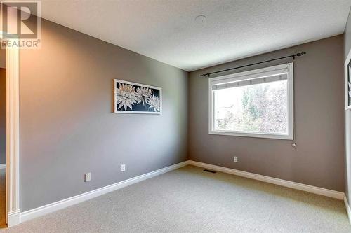 51 Evergreen Manor Sw, Calgary, AB - Indoor Photo Showing Other Room