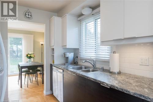 635 Beaver Court, Milton, ON - Indoor Photo Showing Kitchen With Double Sink