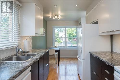 Modern Updates - 635 Beaver Court, Milton, ON - Indoor Photo Showing Kitchen With Double Sink