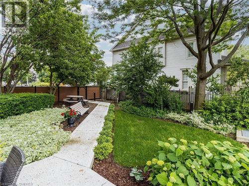 2301 Parkhaven Boulevard Unit# 204, Oakville, ON - Outdoor