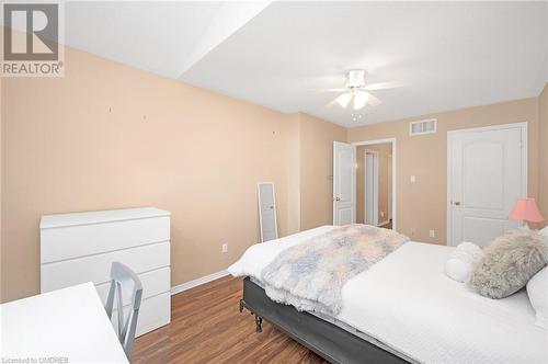 2189 Shorncliffe Boulevard, Oakville, ON - Indoor Photo Showing Bedroom