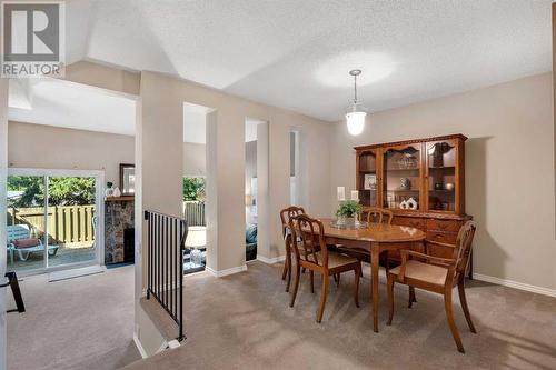 Formal Dining Room - 153 Woodglen Grove Sw, Calgary, AB - Indoor Photo Showing Dining Room