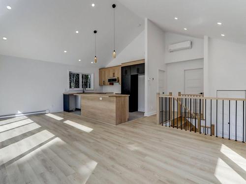 Vue d'ensemble - 2100 Rue Wilfrid, Val-David, QC - Indoor Photo Showing Kitchen