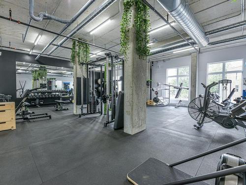 Commerce - 2200-662 Av. Victoria, Saint-Lambert, QC - Indoor Photo Showing Gym Room