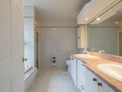 Ensuite bathroom - 