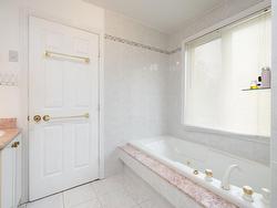 Ensuite bathroom - 