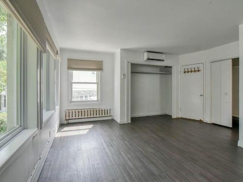 Master bedroom - 5026 Av. Iona, Montréal (Côte-Des-Neiges/Notre-Dame-De-Grâce), QC - Indoor Photo Showing Other Room