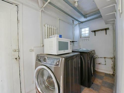 Laundry room - 5026 Av. Iona, Montréal (Côte-Des-Neiges/Notre-Dame-De-Grâce), QC - Indoor Photo Showing Laundry Room