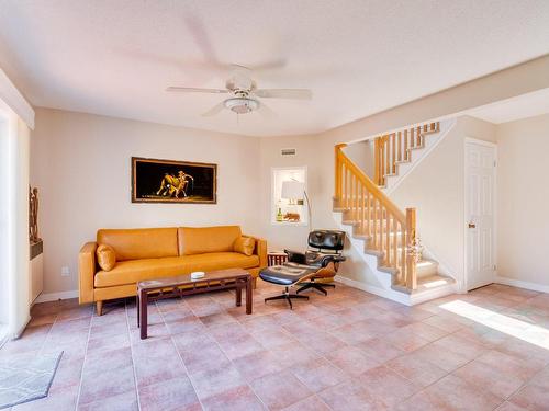 Living room - 104 Rue Du Plein-Air, Gatineau (Hull), QC - Indoor Photo Showing Living Room