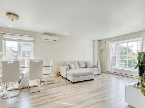 Vue d'ensemble - 18  - 20 Rue Coderre, L'Épiphanie, QC - Indoor Photo Showing Living Room