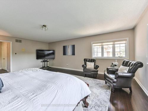 3588 Thorpedale Crt, Mississauga, ON - Indoor Photo Showing Bedroom