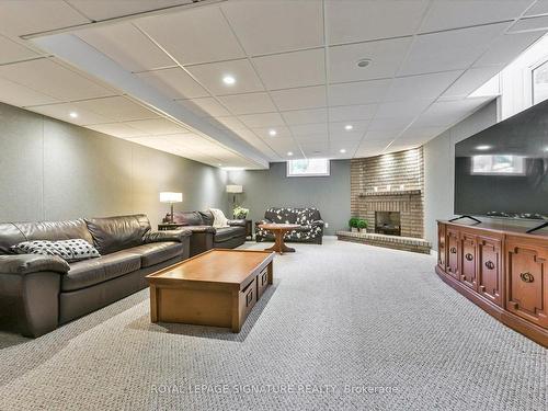 3588 Thorpedale Crt, Mississauga, ON - Indoor Photo Showing Basement