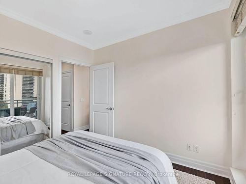 704-20 Gothic Ave, Toronto, ON - Indoor Photo Showing Bedroom