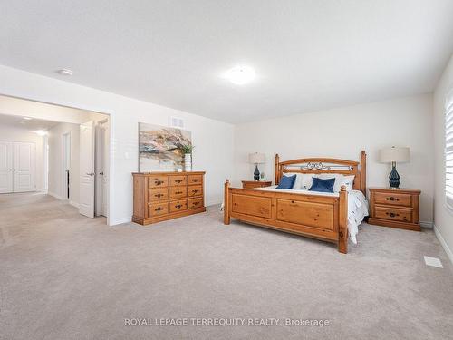 526 Barker Pkwy, Thorold, ON - Indoor Photo Showing Bedroom