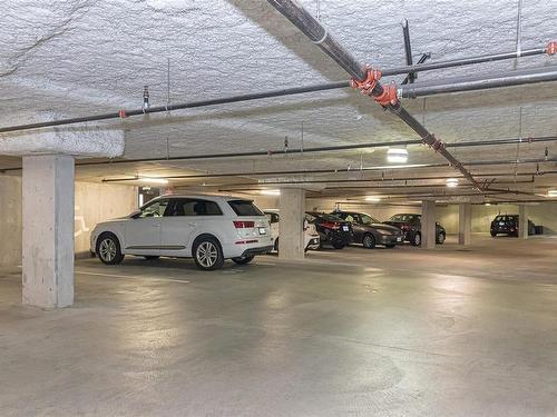 413-4529 West Saanich Rd, Saanich, BC - Indoor Photo Showing Garage