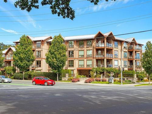 413-4529 West Saanich Rd, Saanich, BC - Outdoor With Balcony With Facade