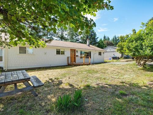 1585 Robb Ave, Comox, BC 