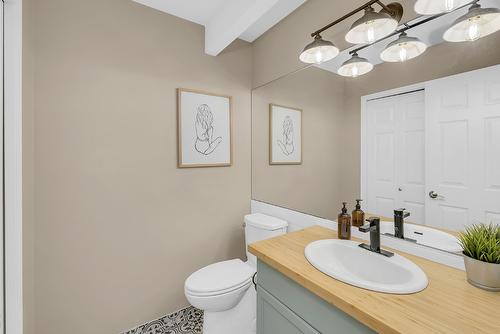 112-3825 Glen Canyon Drive, West Kelowna, BC - Indoor Photo Showing Bathroom