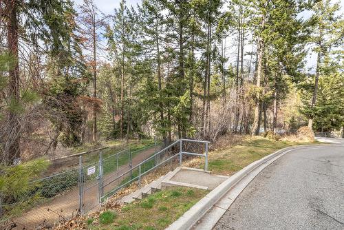 112-3825 Glen Canyon Drive, West Kelowna, BC - Outdoor