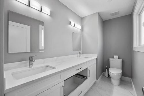 11110 Bottom Wood Lake Road, Lake Country, BC - Indoor Photo Showing Bathroom