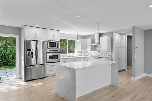 11110 Bottom Wood Lake Road, Lake Country, BC - Indoor Photo Showing Kitchen With Stainless Steel Kitchen With Upgraded Kitchen