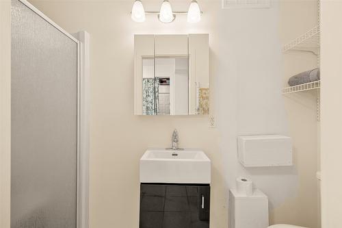 10091 Chase Road, Lake Country, BC - Indoor Photo Showing Bathroom